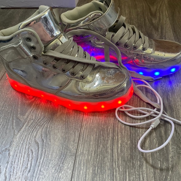 Light up High Tops - change color- and blinking function - Picture 3 of 11